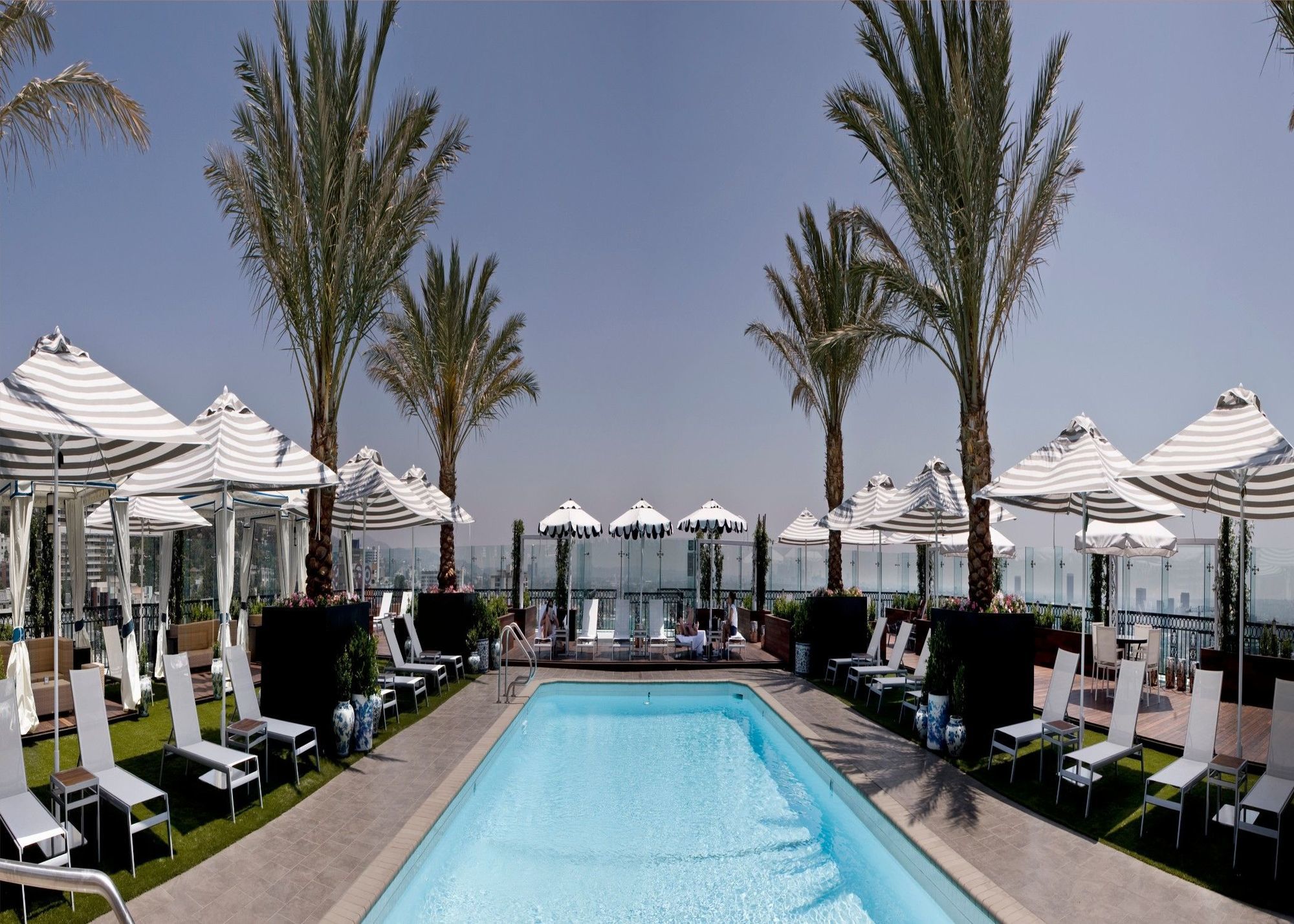 The London West Hollywood At Beverly Hills Ngoại thất bức ảnh The pool at the Standard, Hollywood
