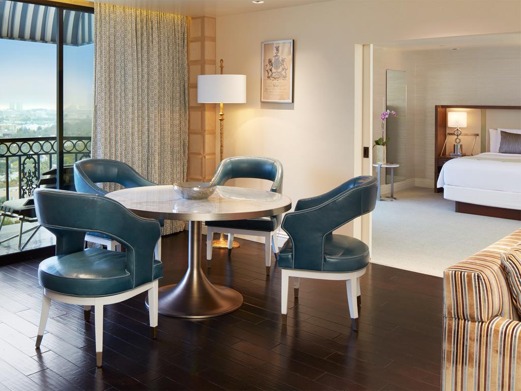 The London West Hollywood At Beverly Hills Ngoại thất bức ảnh A suite at the JW Marriott Desert Springs Resort and Spa